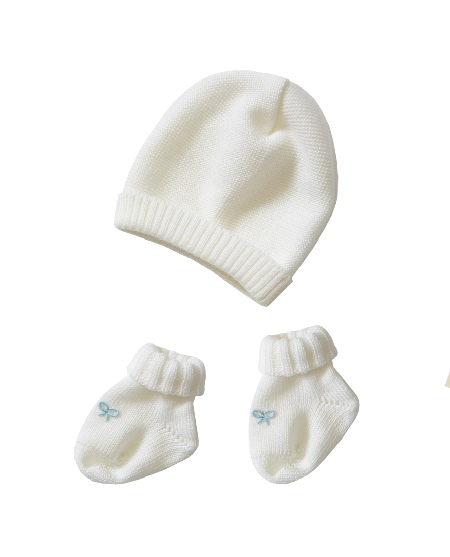 Newborn Hat and Socks Set in Cream Blue Ribbons Baboushkini