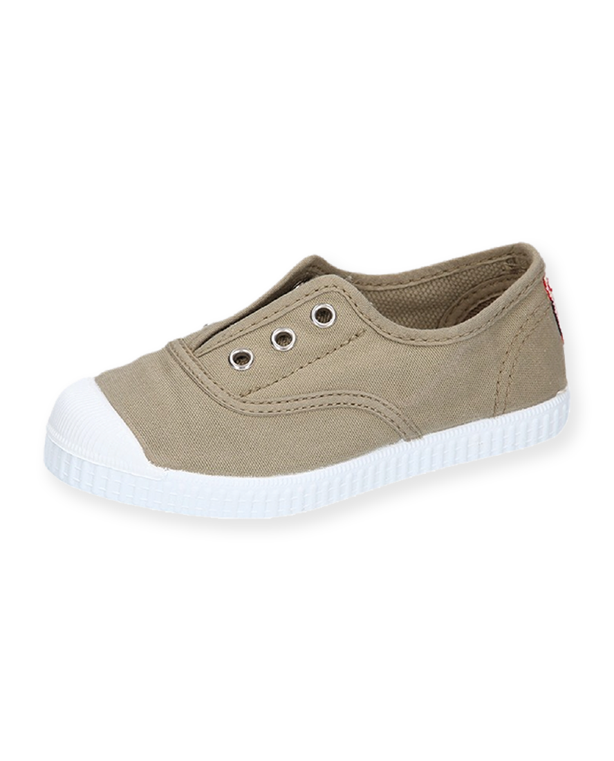 Beige plimsolls 2025